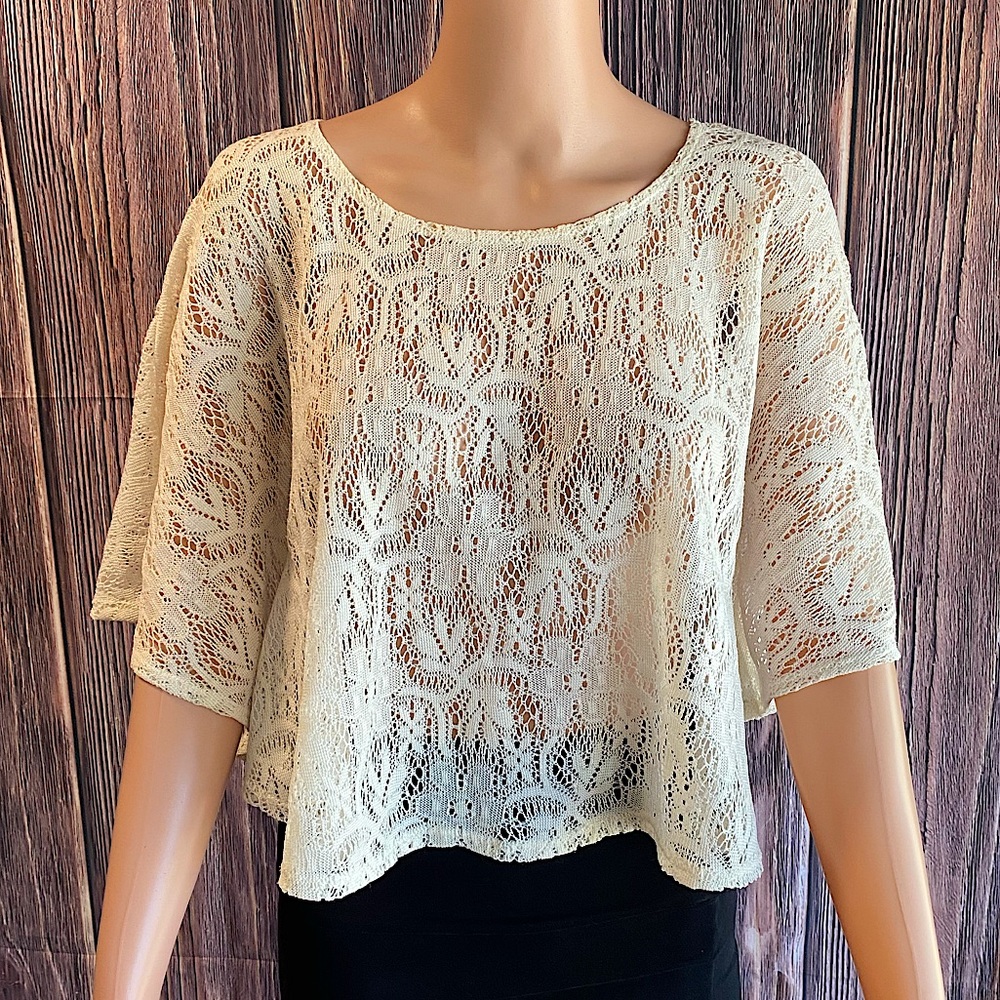 Gianni Bini cream crochet knit floral flowy boho summer blouse size medium